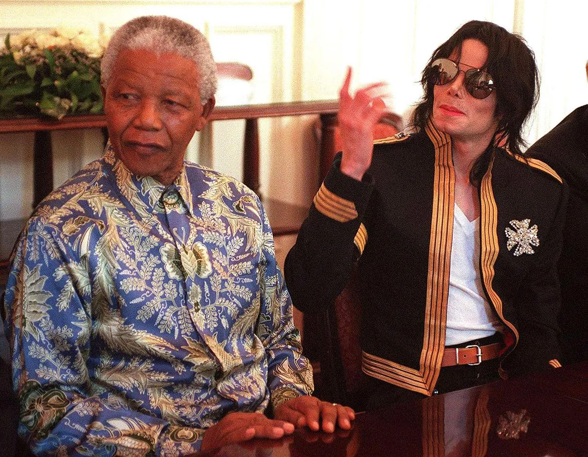 Michael Jackson and President Nelson Mandela in Cape Town 1999